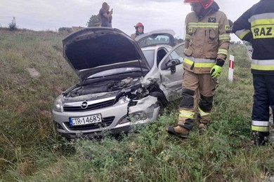 Wypadek pod Chełmnem. Jedna osoba w szpitalu [ZDJĘCIA]