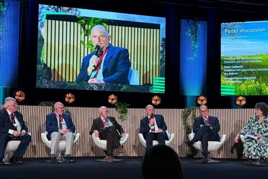Unia Europejska otwiera dialog z rolnikami