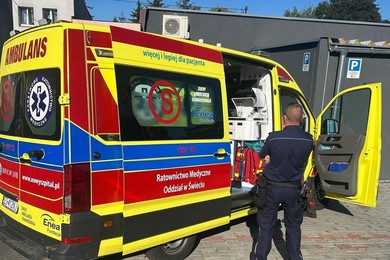 Chory uciekł ze szpitala. Liczył się czas [ZDJĘCIA]