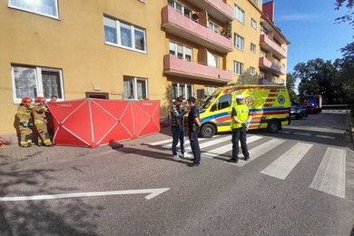 Tragedia w Chełmnie. Trwa walka o życie mężczyzny [ZDJĘCIA]