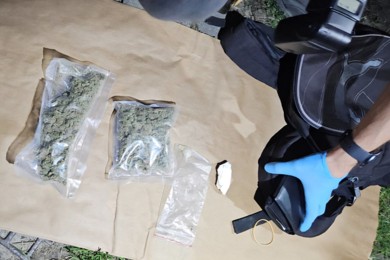 Marihuana i kryształy w mieszkaniu pod Chełmnem. Czy będą kolejne zatrzymania?